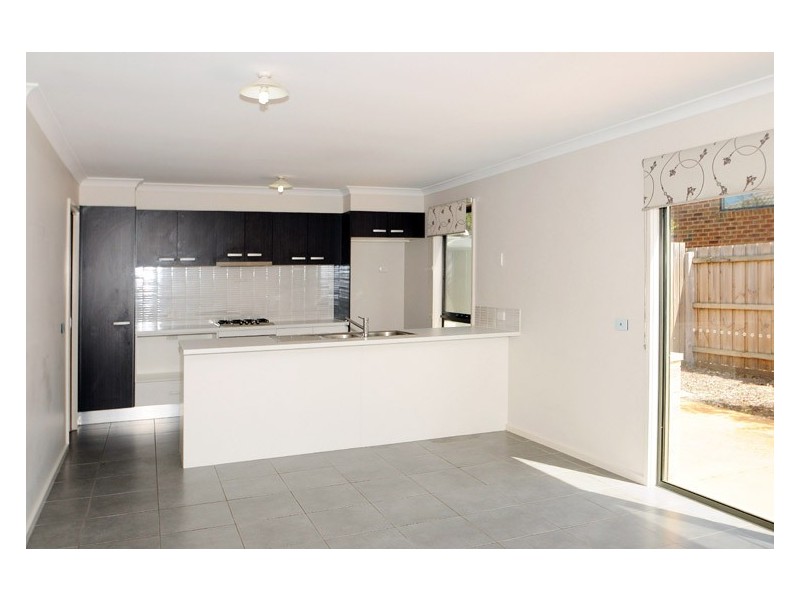 2/15 Brunnings Road, Carrum Downs VIC 3201