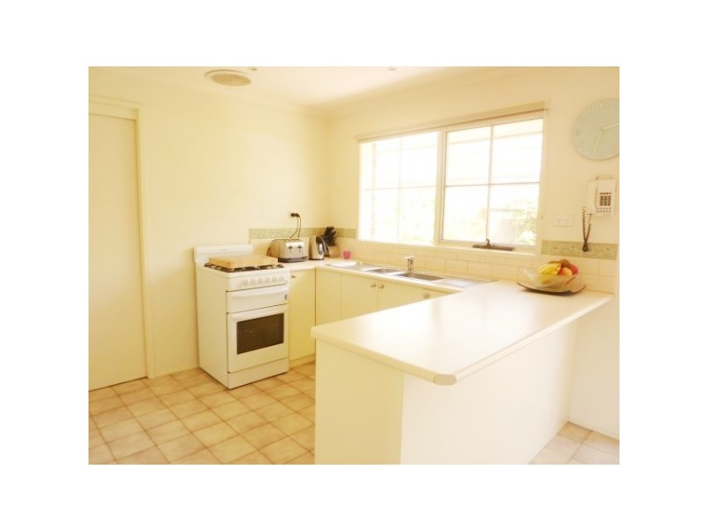 2 Lautrec Street, Frankston VIC 3199