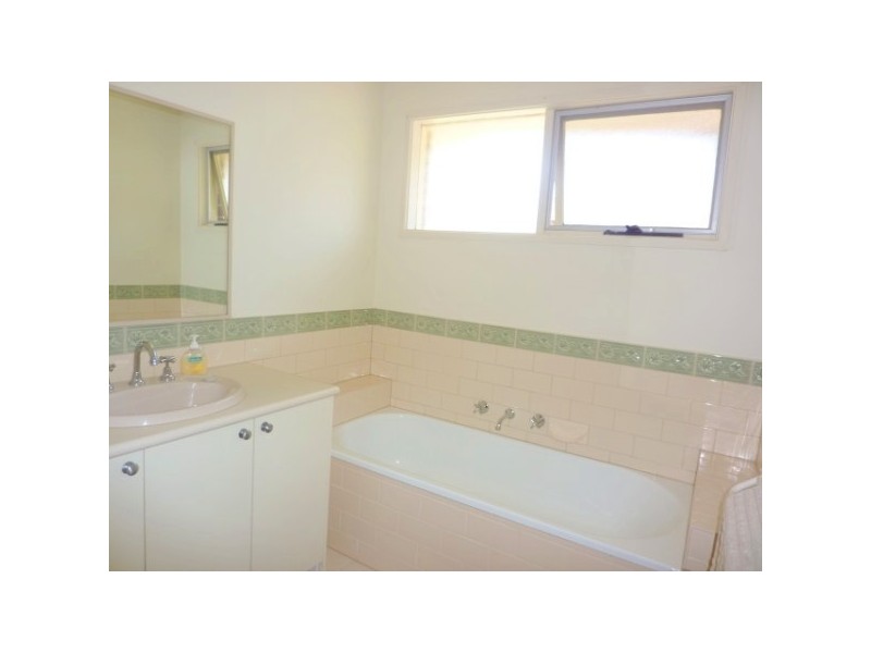 2 Lautrec Street, Frankston VIC 3199