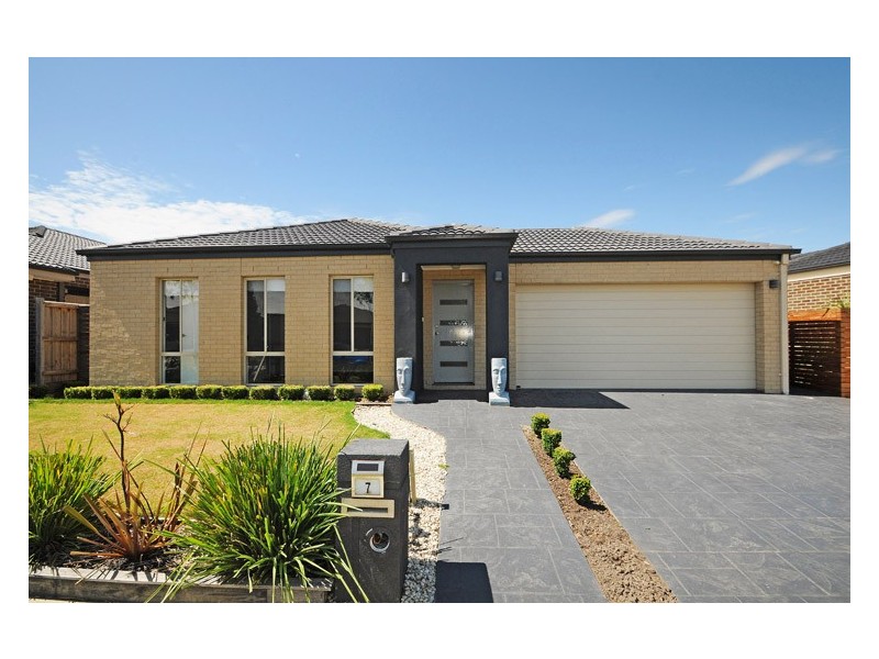 7 Tarcoola Way, Sandhurst VIC 3977