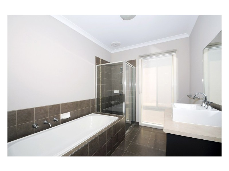 7 Tarcoola Way, Sandhurst VIC 3977