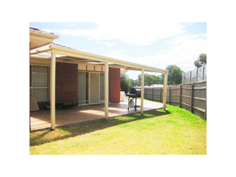 27 Postregna Way, Skye VIC 3977