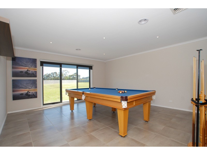 8 Alfred Close, Narre Warren North VIC 3804