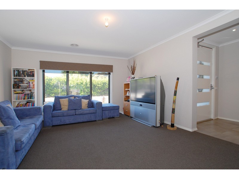 8 Alfred Close, Narre Warren North VIC 3804