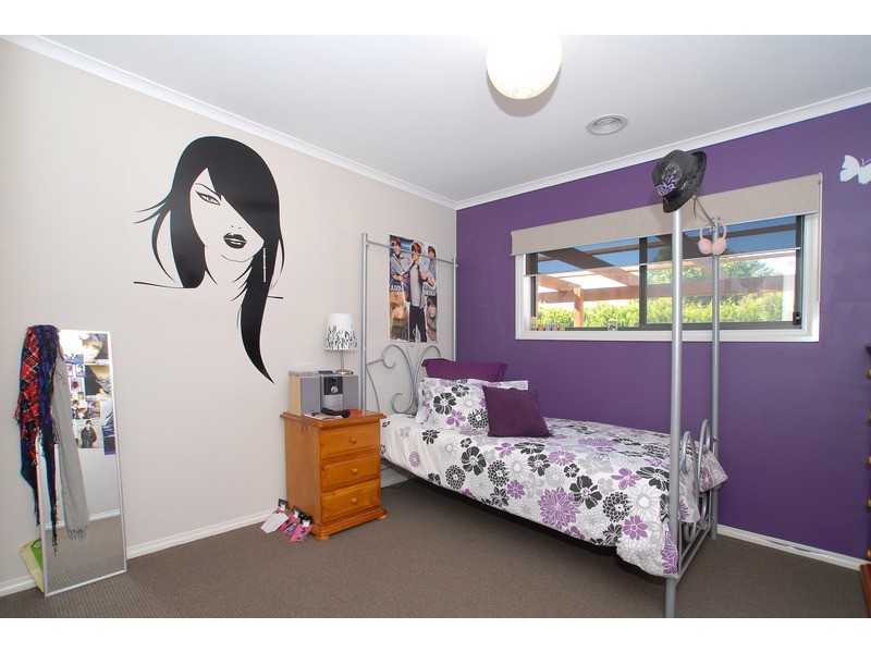 8 Alfred Close, Narre Warren North VIC 3804