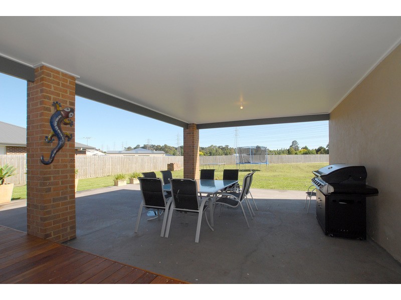 8 Alfred Close, Narre Warren North VIC 3804