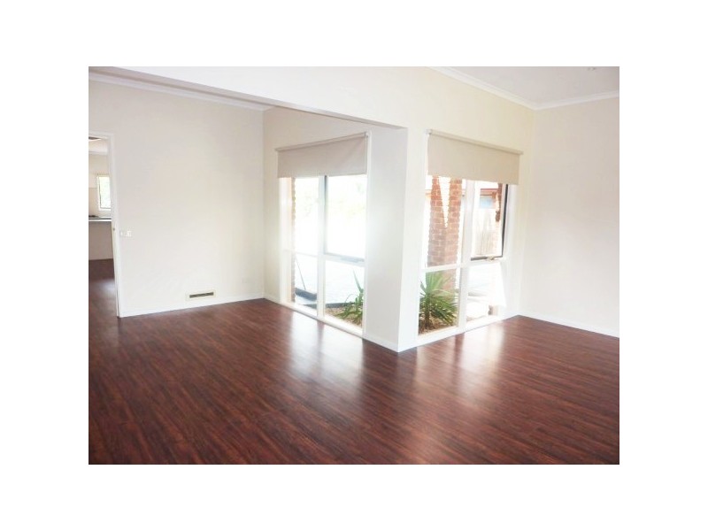 17 Rodney Court, Skye VIC 3977