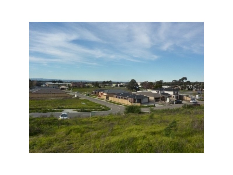 2/21 and 22 Gonis Crescent, Carrum Downs VIC 3201