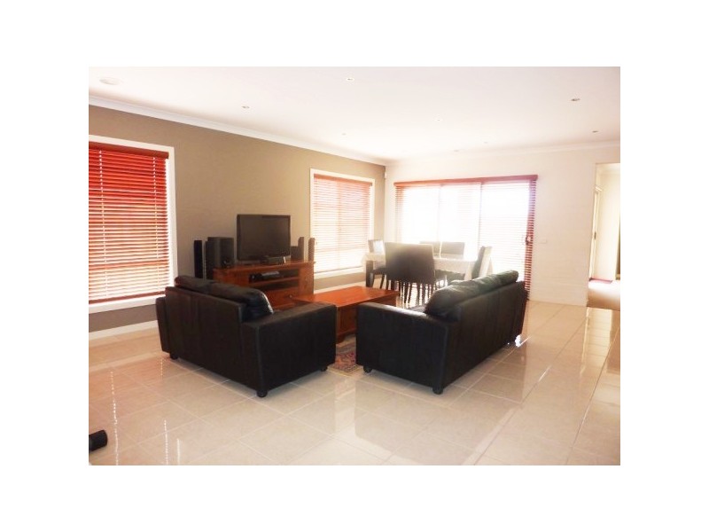 44 Emerald Rise, Skye VIC 3977