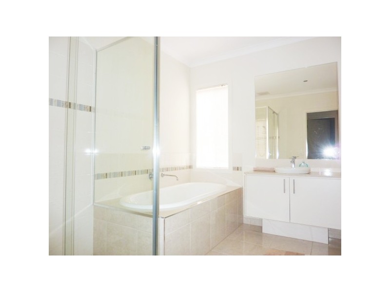 44 Emerald Rise, Skye VIC 3977