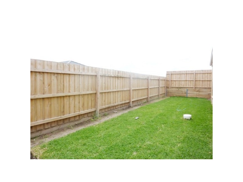 44 Emerald Rise, Skye VIC 3977