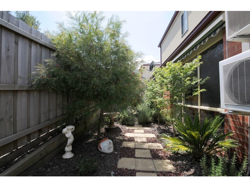 16/2 Edward Street, Langwarrin VIC 3910