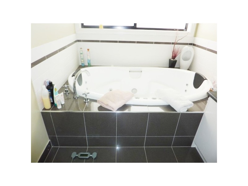 45 Sandalwood Grove, Carrum Downs VIC 3201