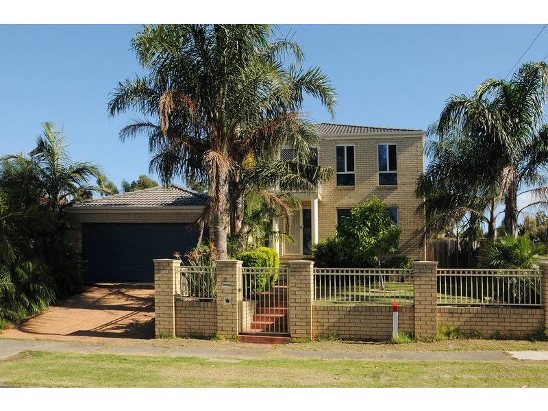 2 Overall Drive, Skye VIC 3977