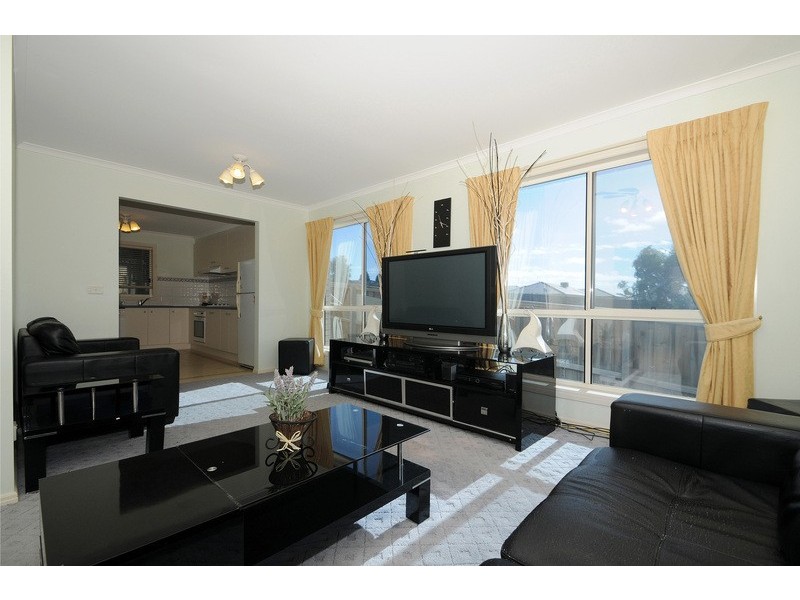 2 Overall Drive, Skye VIC 3977