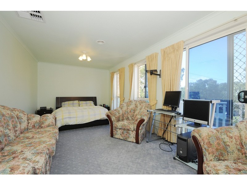 2 Overall Drive, Skye VIC 3977