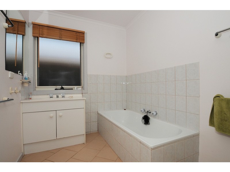 1 Condor Court, Frankston VIC 3199