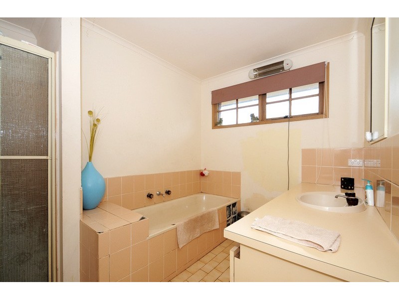 2 Dion Drive, Carrum Downs VIC 3201