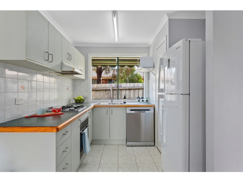 6 Chapman Street, Carrum Downs VIC 3201