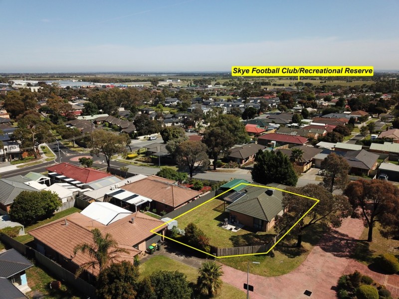 6 Chapman Street, Carrum Downs VIC 3201