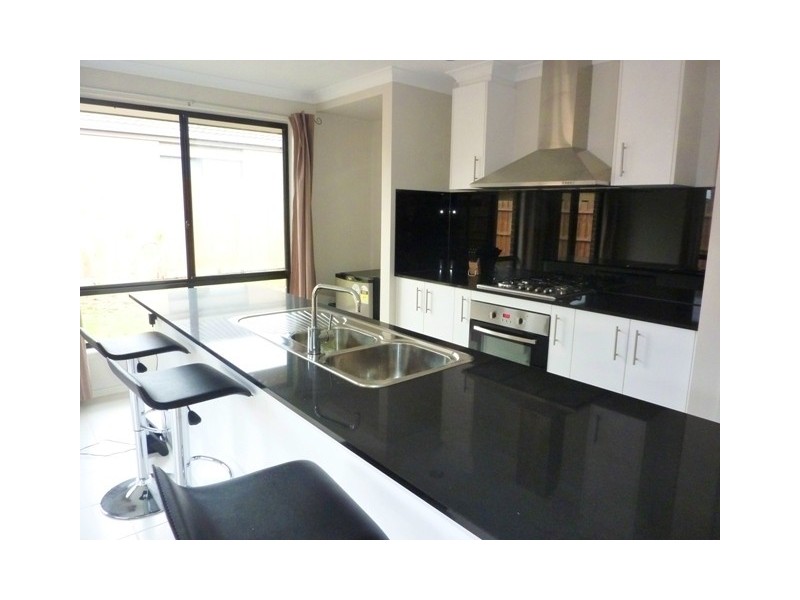 17 Paradise Way, Skye VIC 3977