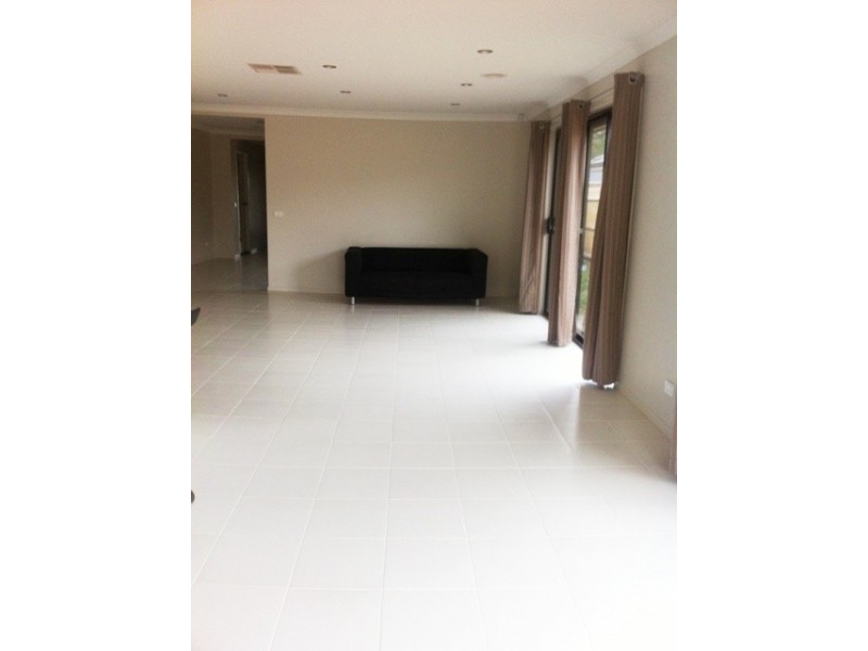 17 Paradise Way, Skye VIC 3977