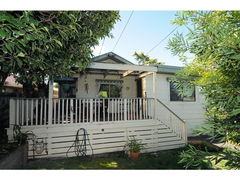 2 Mountain View Crescent, Seaford VIC 3198