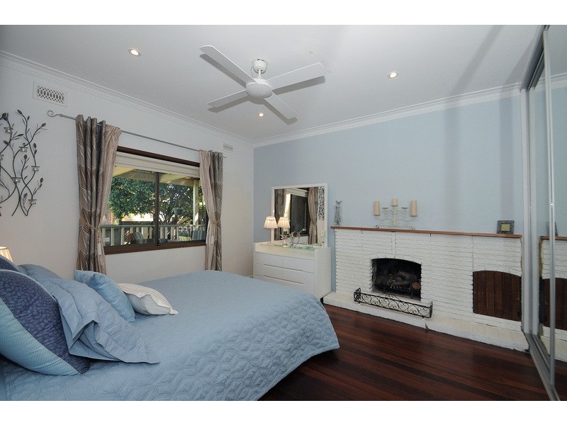 2 Mountain View Crescent, Seaford VIC 3198