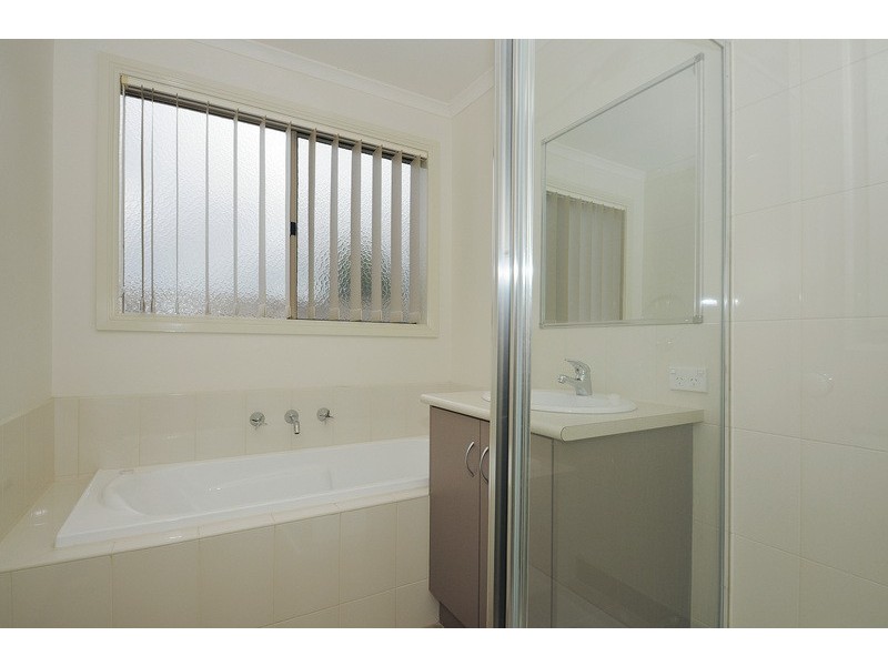 35 Pharaoh Drive, Cranbourne VIC 3977