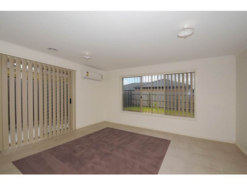 35 Pharaoh Drive, Cranbourne VIC 3977
