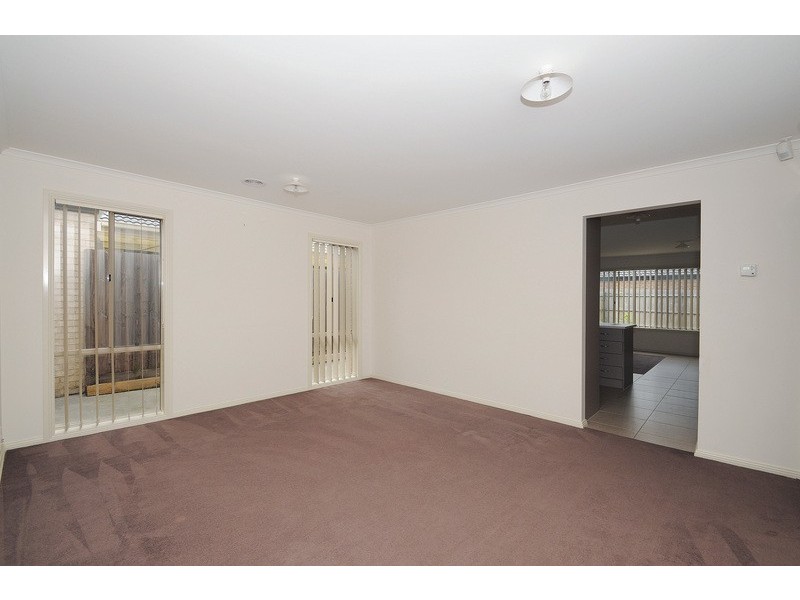 35 Pharaoh Drive, Cranbourne VIC 3977