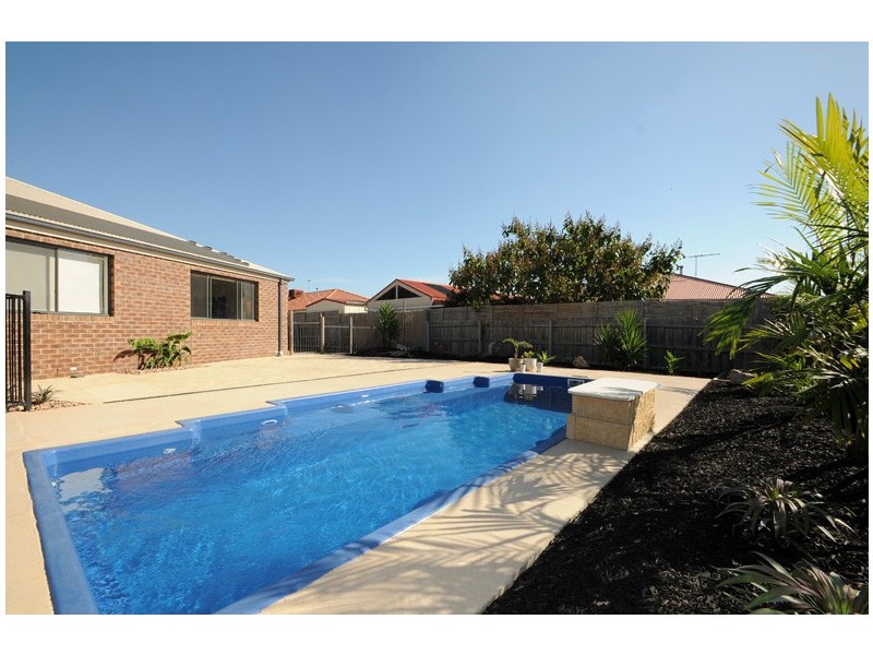 48 Triumph Way, Skye VIC 3977