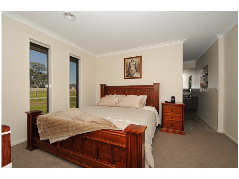 48 Triumph Way, Skye VIC 3977