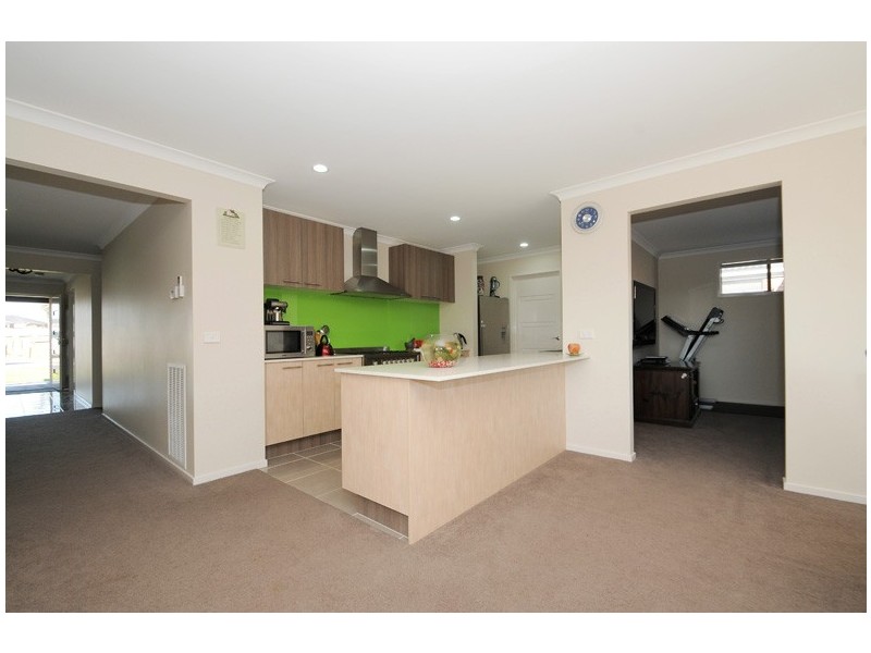 48 Triumph Way, Skye VIC 3977
