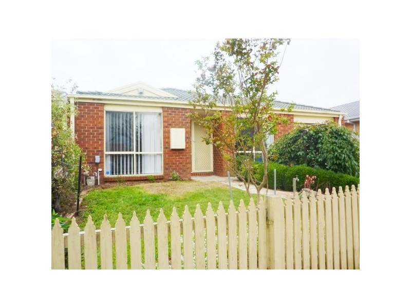 39 Bates Street, Cranbourne West VIC 3977