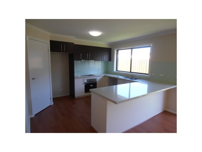 8 Dina Retreat, Carrum Downs VIC 3201