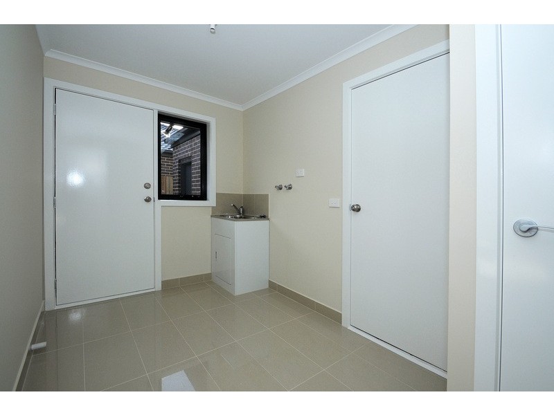 8 Dina Retreat, Carrum Downs VIC 3201