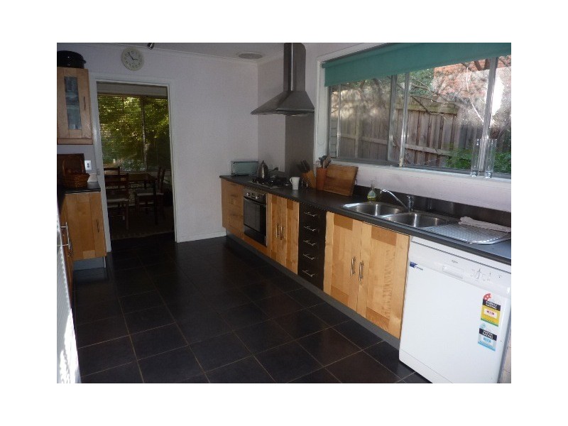31 Wallace Ave, Frankston VIC 3199