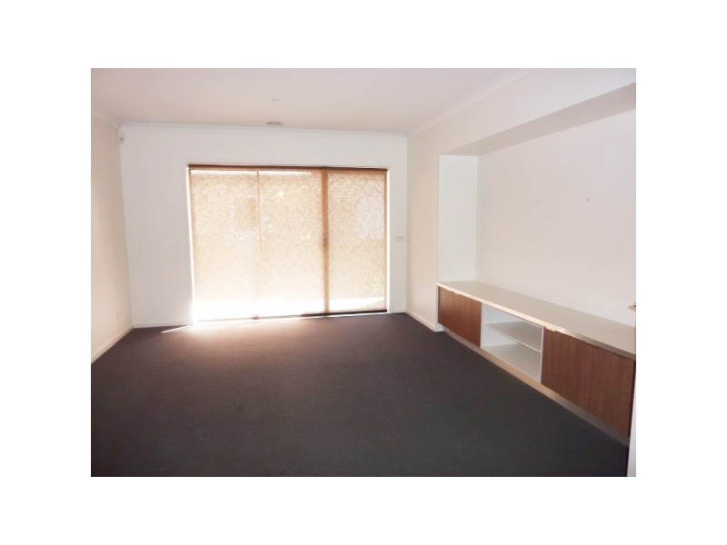 24 Sandarra Boulevard, Sandhurst VIC 3977