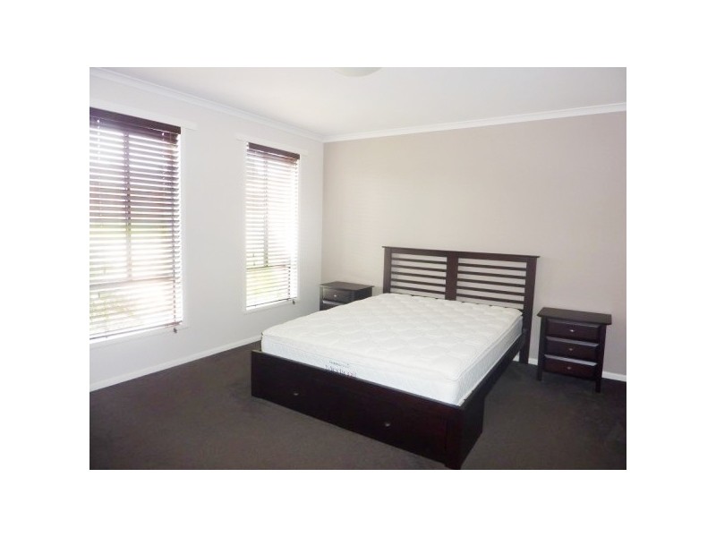 16 Esta Court, Carrum Downs VIC 3201