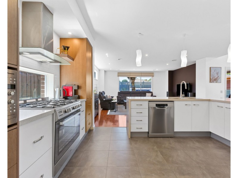 18 Clendon Court, Carrum Downs VIC 3201