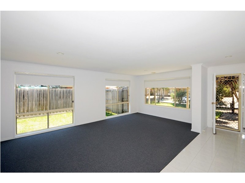 10 Coco Parade, Skye VIC 3977