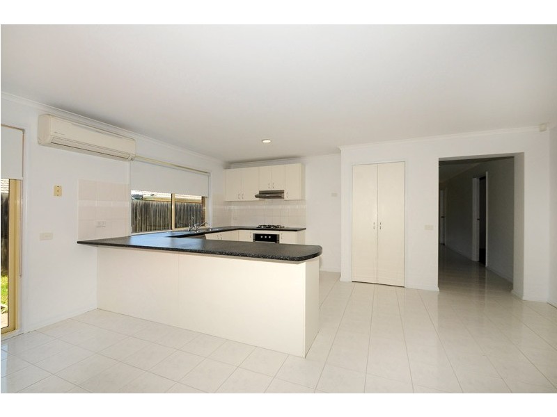 10 Coco Parade, Skye VIC 3977