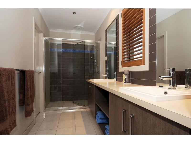 18 Black Wallaby Drive, Langwarrin VIC 3910