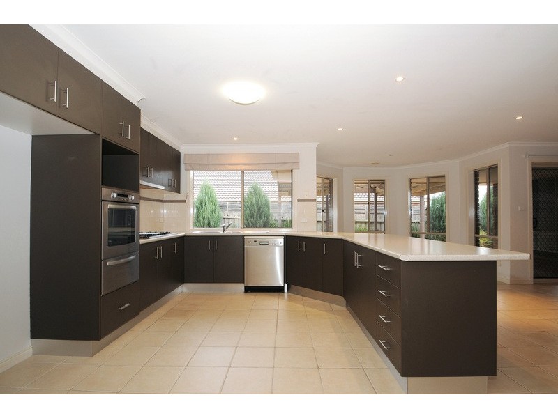 31 Diamond Pde, Skye VIC 3977