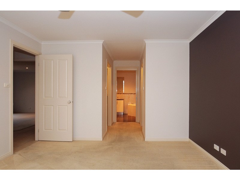 31 Diamond Pde, Skye VIC 3977