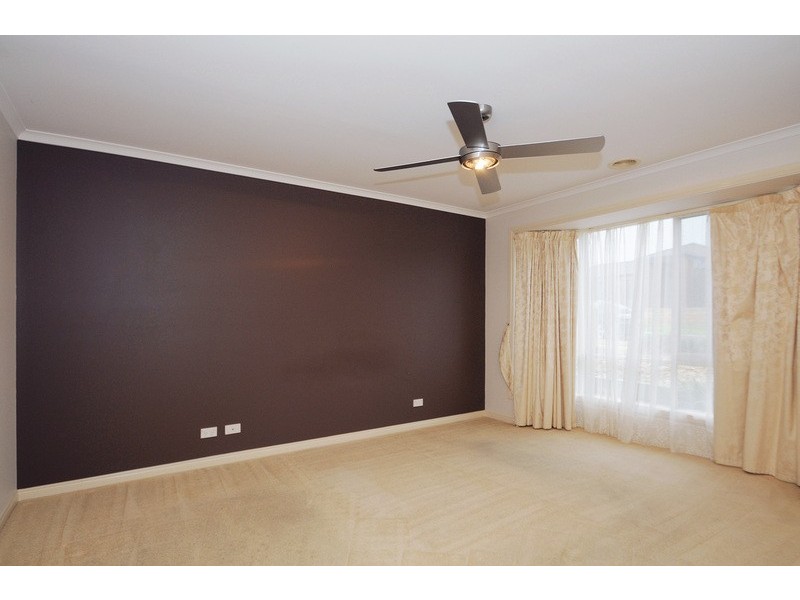 31 Diamond Pde, Skye VIC 3977