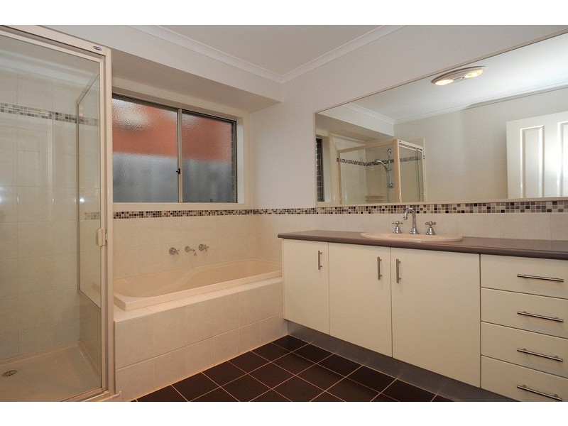 31 Diamond Pde, Skye VIC 3977