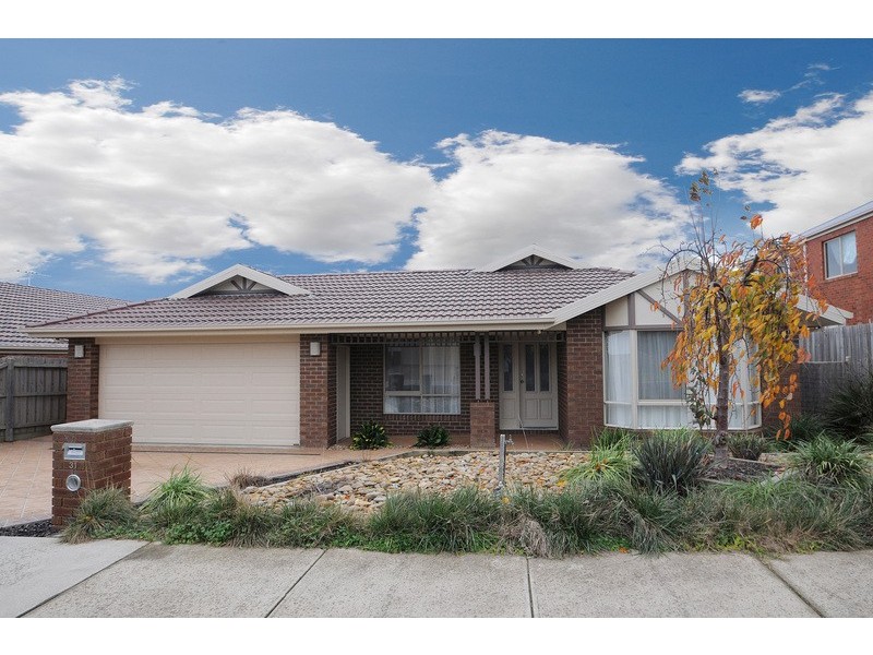 31 Diamond Pde, Skye VIC 3977