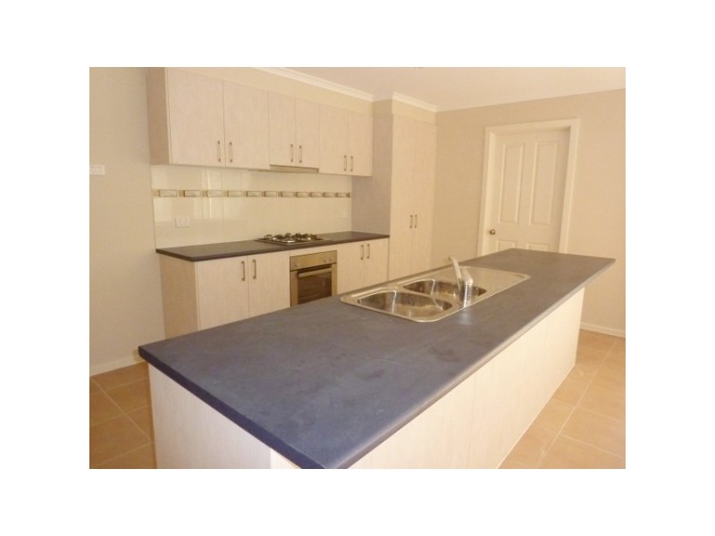 10 Di Blasi Court, Skye VIC 3977